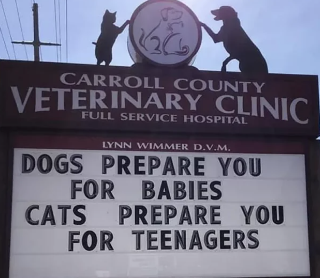 A sign outside of a veterinary clinic. 