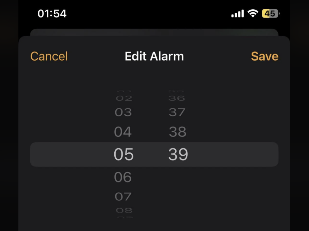 A broken phone alarm that stops minutes at 39 minutes. 