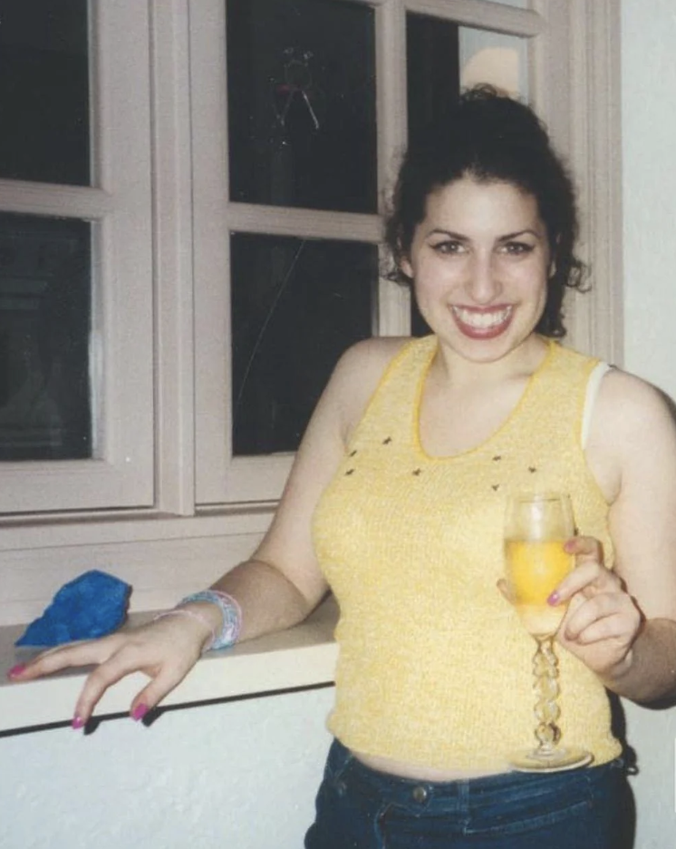 An image of Amy Winehouse that was taken in 1999. 